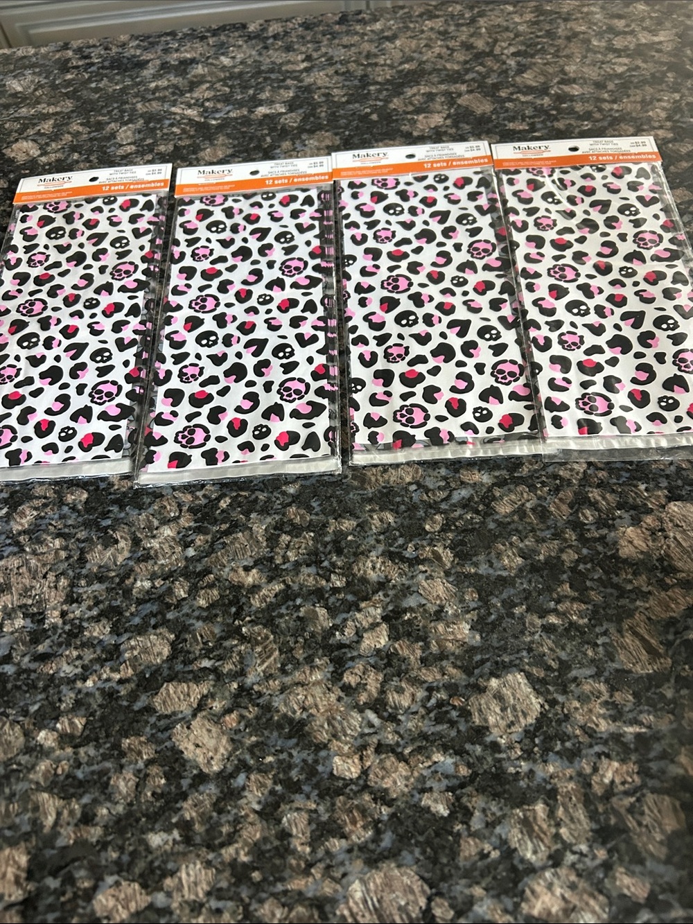 MAKERY HALLOWEEN TREAT BAGS W TIES  PINK SKULL LEOPARD PRINT LOT OF 48 NWT